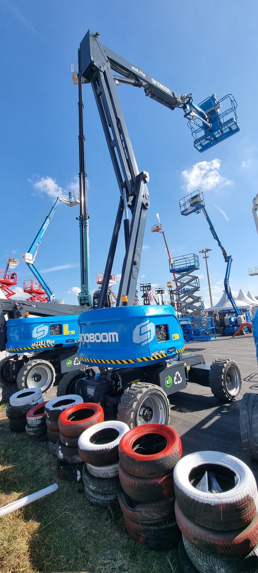 ZMR MANLFT PLATFORM HABERLER / 4 ADET SNOBOOM MARKA AB16EJ PLUS 4X4 AKL EKLEML MANLFTLER FLOMUZA KATILMITIR.